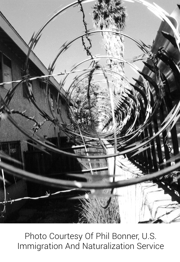 /images/5_4_1_0/1-barbed_wire.jpg